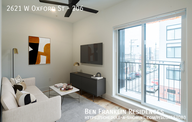 2621 W OXFORD ST