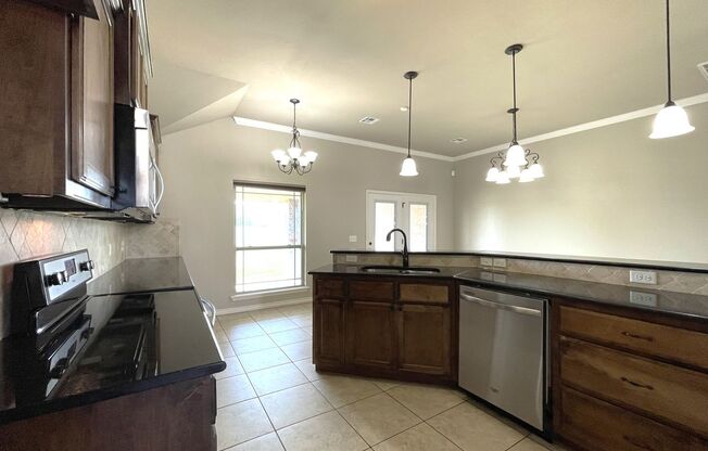 4 beds, 2.5 baths, $2,099