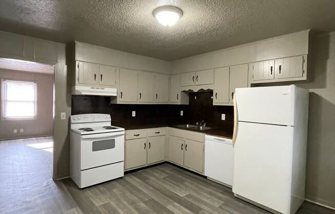 2 beds, 1.5 baths, 1,000 sqft, $1,200, Unit 113