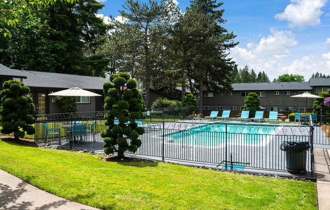 Scotsboro Square | Pool