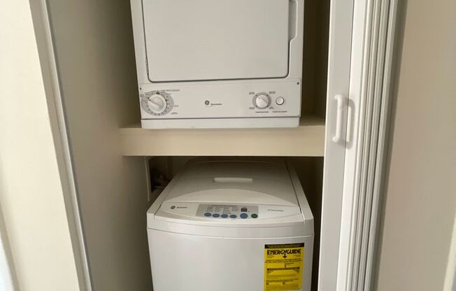 3 beds, 2 baths, 1,152 sqft, $2,370, Unit 14225 #303