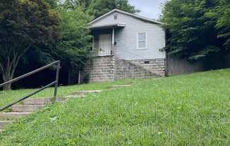 3821 HAMPTON AVE
