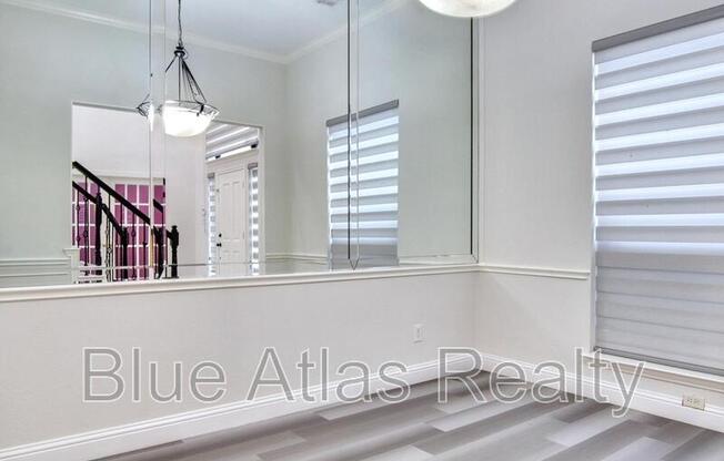 2420 ELM LEAF LN