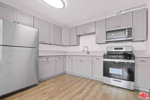 649 1/2 W 92 ST