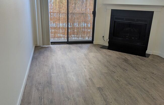 1 bed, 1 bath, 610 sqft, $1,695, Unit B106
