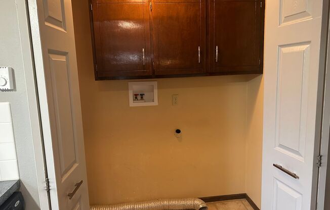 2 beds, 1 bath, $1,695