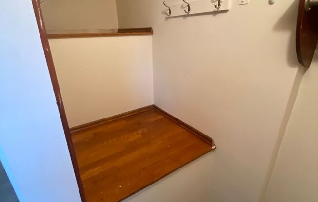 4 beds, 2.5 baths, $4,199