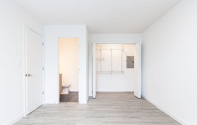 2 beds, 1.5 baths, $2,195, Unit 3B