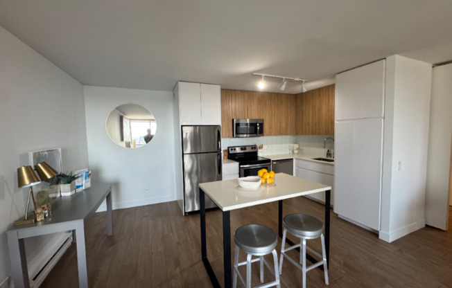 2619 North Clark