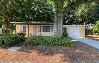 Adorable Downtown 2/1 Bungalow