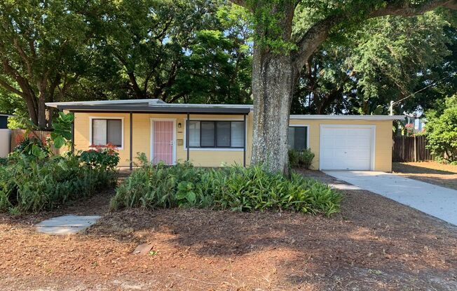 Adorable Downtown 2/1 Bungalow