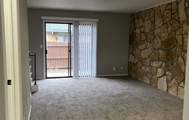 2 beds, 1.5 baths, 1,577 sqft, $1,255, Unit 804