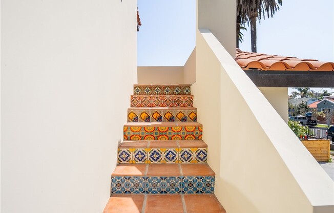 2338 S CLOVERDALE AVE