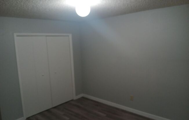 2 beds, 1.5 baths, $1,800, Unit 17