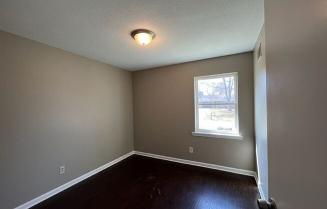 4 beds, 1 bath, $1,299