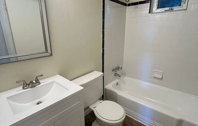 1 bed, 1 bath, 500 sqft, $1,200, Unit 4233 #A