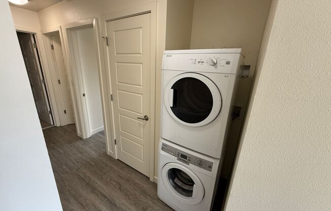 3 beds, 1 bath, 980 sqft, $2,995, Unit R-412