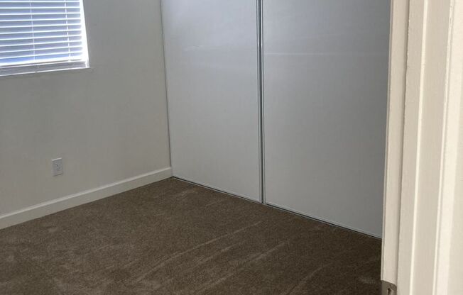 2 beds, 1 bath, 865 sqft, $2,500, Unit A-7