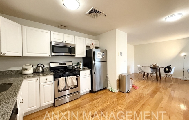 2 beds, 1 bath, 900 sqft, $3,550, Unit 401