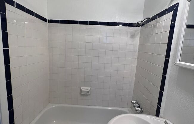 1 bed, 1 bath, $750, Unit SC516