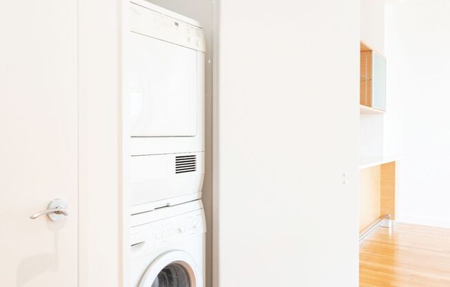 1 bed, 1 bath, 779 sqft, $4,800, Unit 9B