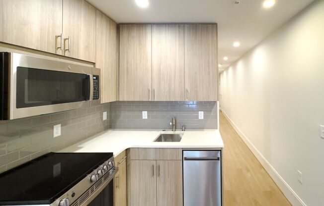 1 bed, 1 bath, $3,500, Unit 212