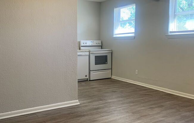 2 beds, 1 bath, 825 sqft, $995, Unit 6124-C