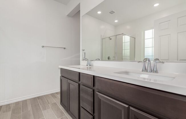 3 beds, 3 baths, $2,095