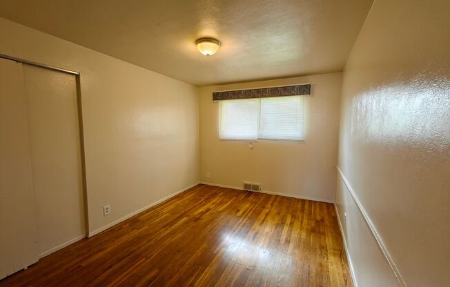 3 beds, 1 bath, $1,350