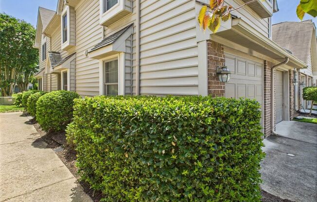 Charming 2 Bedroom 2 Bathroom Condo Located in Virginia Beach Available August 1st,2025