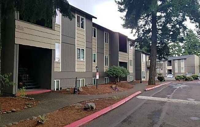 2 beds, 1 bath, 760 sqft, $1,495, Unit 76