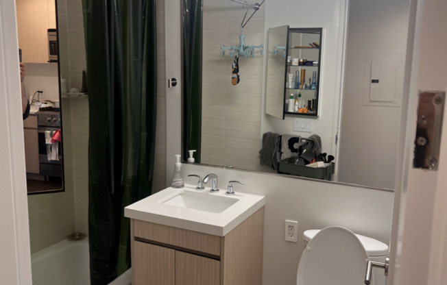 Studio, 1 bath, $5,600, Unit 3B