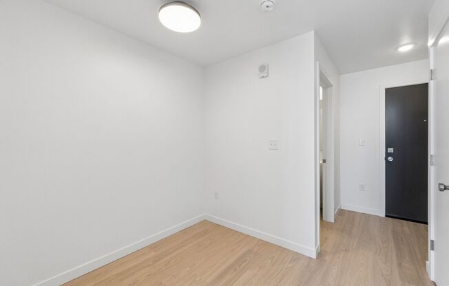Studio, 1 bath, 422 sqft, $1,550, Unit Unit 304