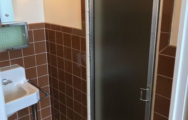 1 bed, 1 bath, 420 sqft, $1,095, Unit 415