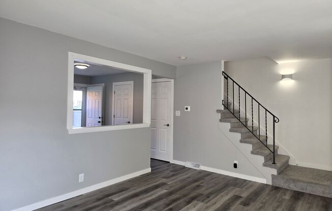 Beautiful Remodeled 2 bedroom Townhome