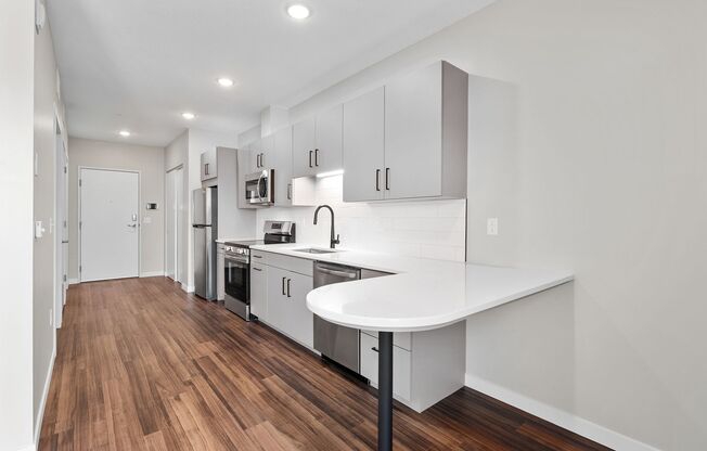 1 bed, 1 bath, 605 sqft, $1,275, Unit 404