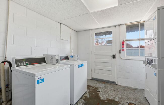 2 beds, 1 bath, 650 sqft, $950, Unit 1015 N Scott Avenue #7