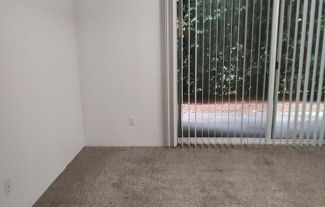 1 bed, 1 bath, 899 sqft, $1,425, Unit H-03