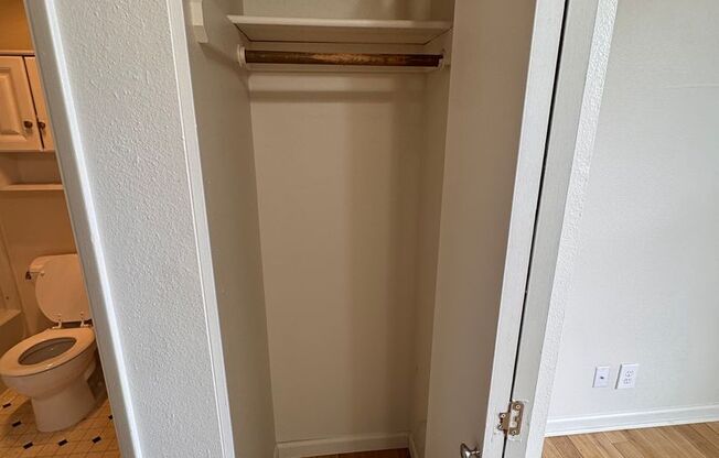 Studio, 1 bath, 250 sqft, $750, Unit 414