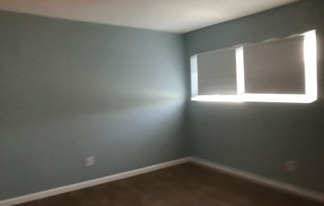 2 beds, 1 bath, $2,600