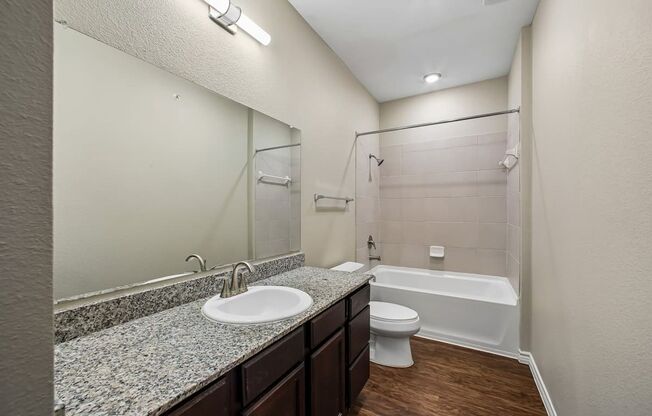 2 beds, 2 baths, 1,039 sqft, $1,455, Unit 925
