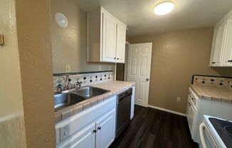 3 beds, 1 bath, $3,200, Unit #10