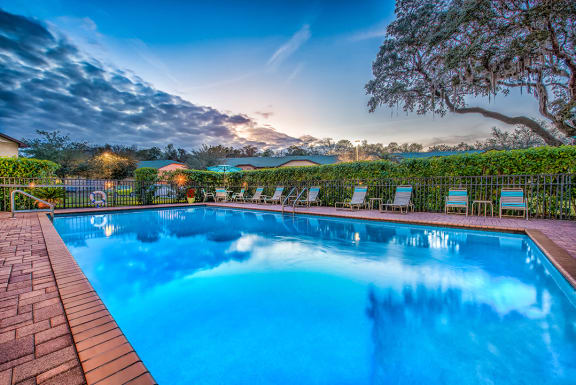 Ashton Oaks Apartments - pool sunset