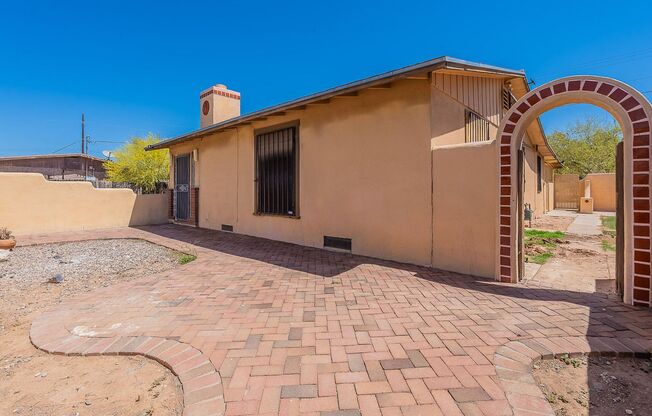 Spacious 4 bed 2 bath