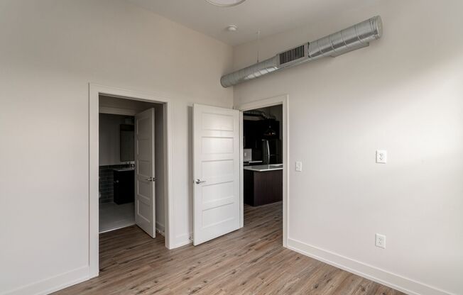 2 beds, 1 bath, $1,800, Unit 1050 N 4th St. Apt. 421