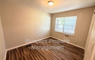 737 47 ST N