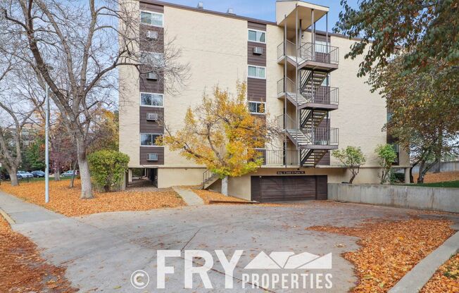 2 beds, 2 baths, $2,200, Unit Unit #101