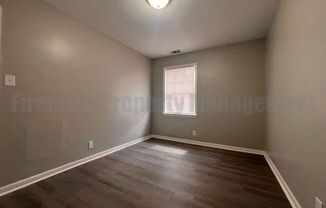 3 beds, 1.5 baths, $900, Unit 902 Preston Street - E