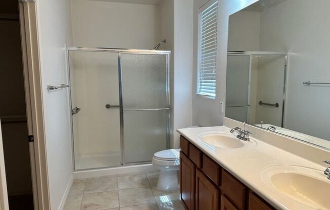 2 beds, 2 baths, $1,600