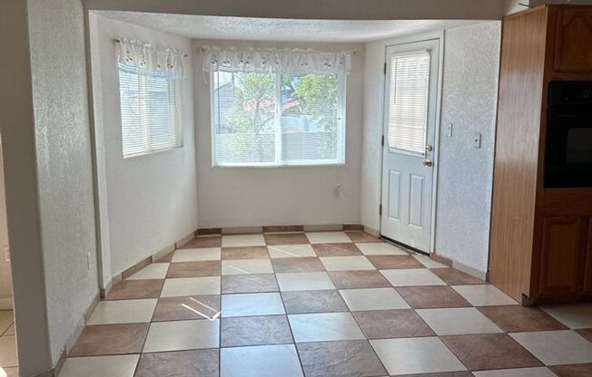 2 beds, 2 baths, $1,600